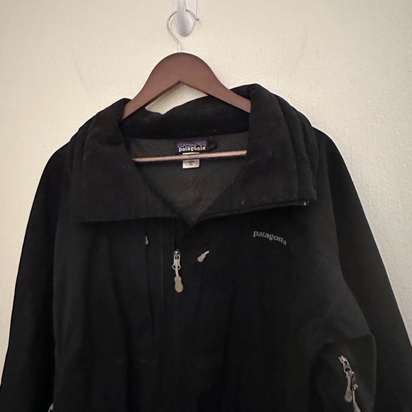 Patagonia Black Outdoors Zippered Pockets Jacket Size Men's XL - Picture 3 of 7